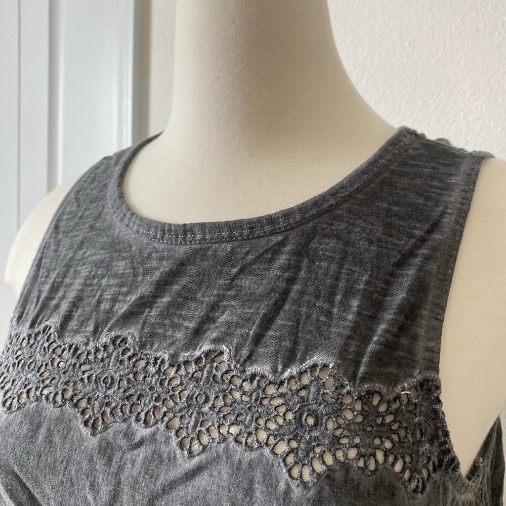 Express Eyelet Blouse - Tank
